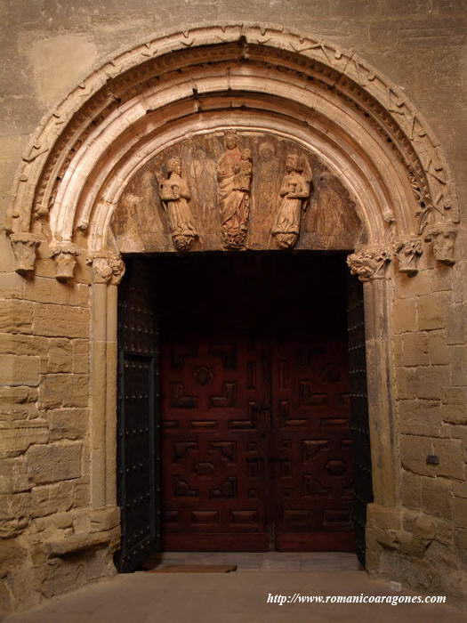 PORTADA DE ENTRADA AL CLAUSTRO